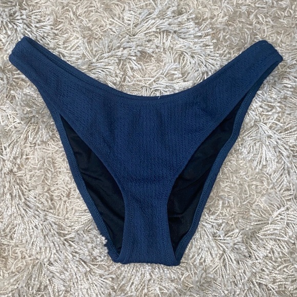 J. Crew NWT Textured Curved Waist High Cut Mid Rise Bikini Bottom Size Medium - Picture 1 of 6